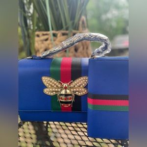 Fashion Bee Handbag w/matching wallet, NEW